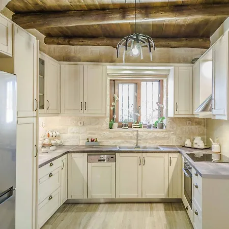 Christine Countryside House - Fully Renovated With Modern Comforts Hébergement de vacances *