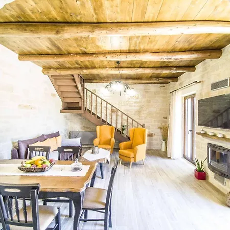 Hébergement de vacances Christine Countryside House - Fully Renovated With Modern Comforts