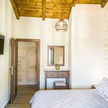 Christine Countryside House - Fully Renovated With Modern Comforts